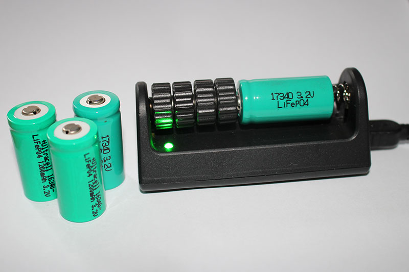 Picture: Small battery with spacer