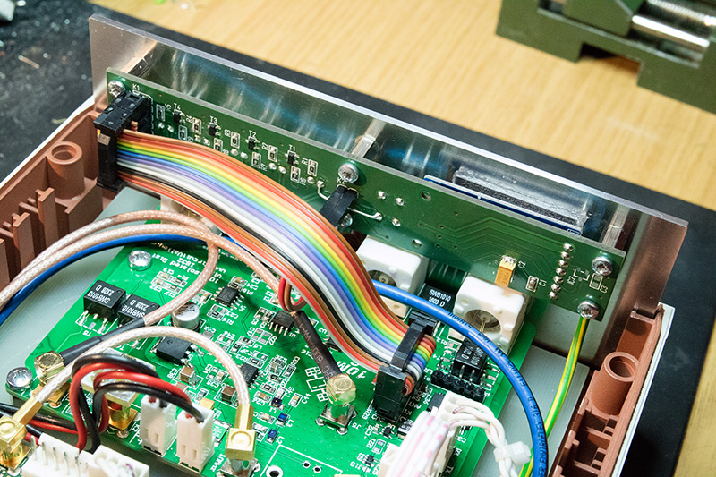 Foto: Eingebautes Frontpanel im Gehäuse